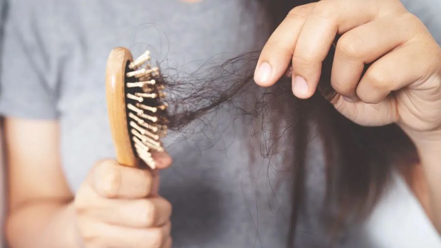 تفسير حلم تساقط الشعر بغزارة للمخطوبة