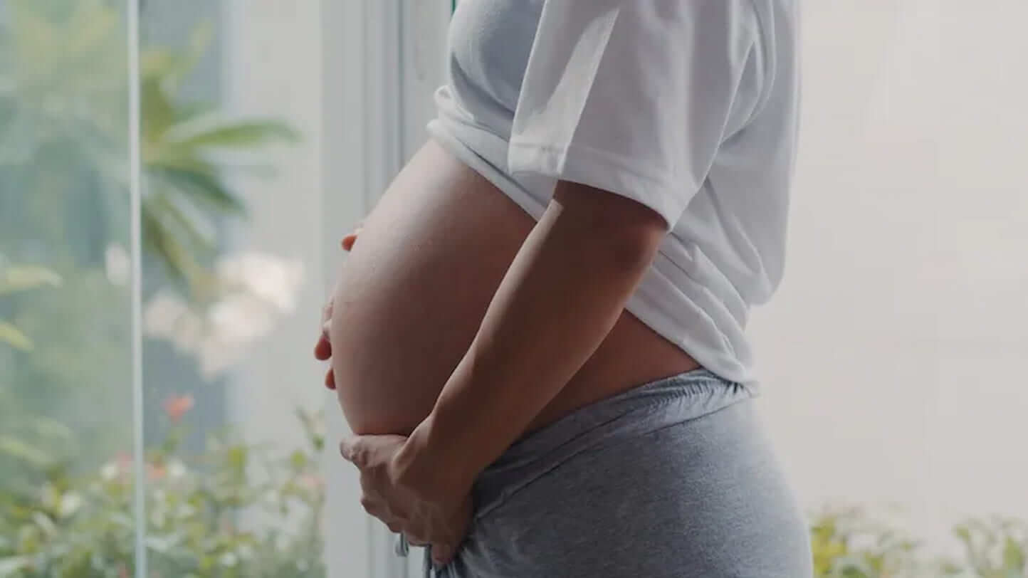 تفسير حلم رضاعة الرجل من ثدي المرأة الحامل