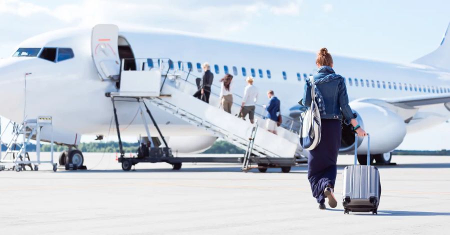 تفسير حلم ركوب الطائرة للعزباء