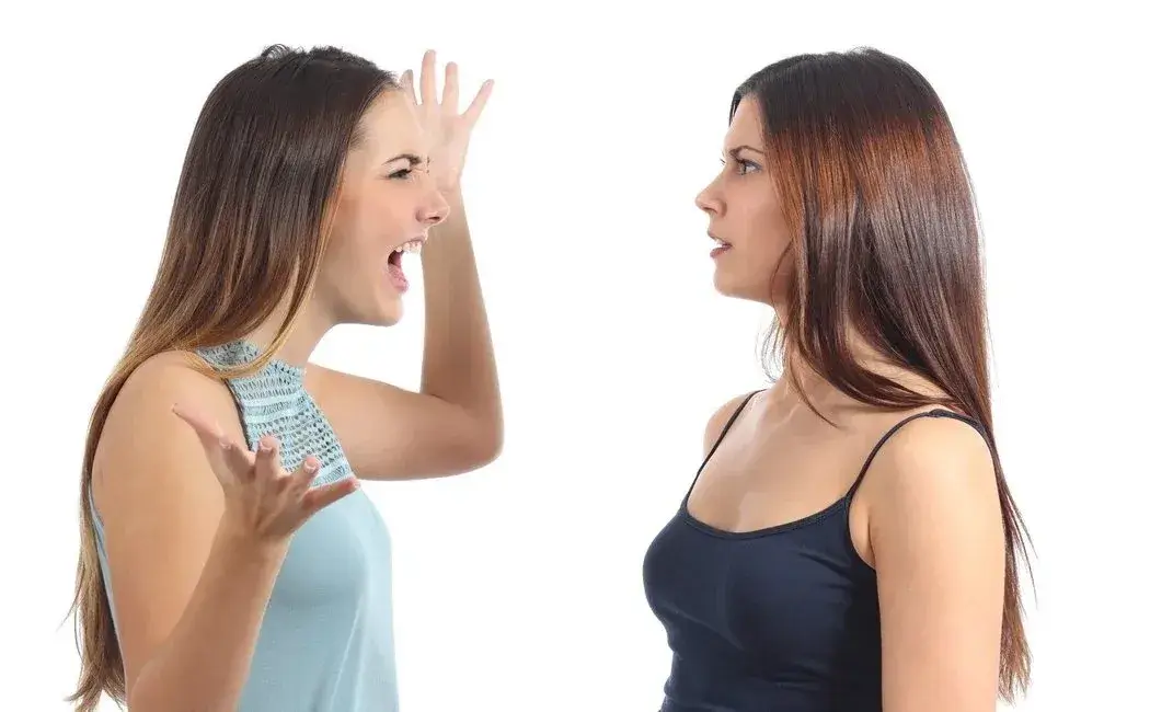 تفسير حلم ضرب شخص اعرفه واكرهه للمتزوجة