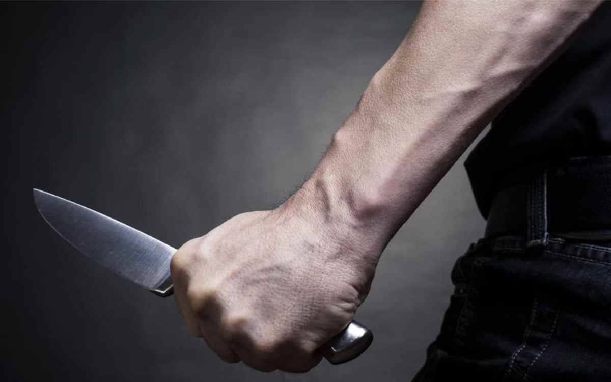 تفسير حلم طعن بالسكين في البطن بدون دم للأعزب
