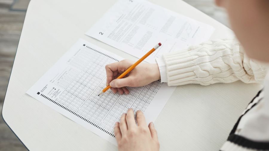 تفسير حلم عدم الاستعداد للامتحان للعزباء