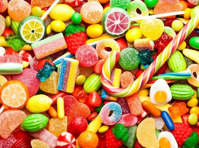 تفسير رؤية الحلويات في المنام للعزباء