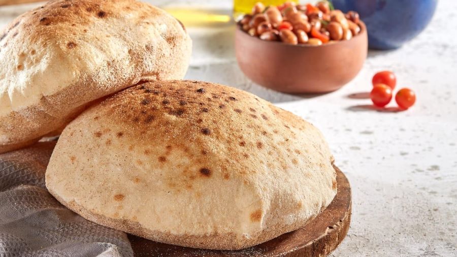 تفسير رؤية الميت يأكل الخبز في المنام للمتزوجة