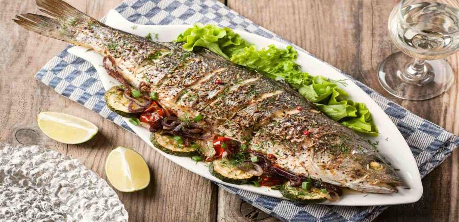 تفسير رؤية طبخ السمك في المنام للعزباء