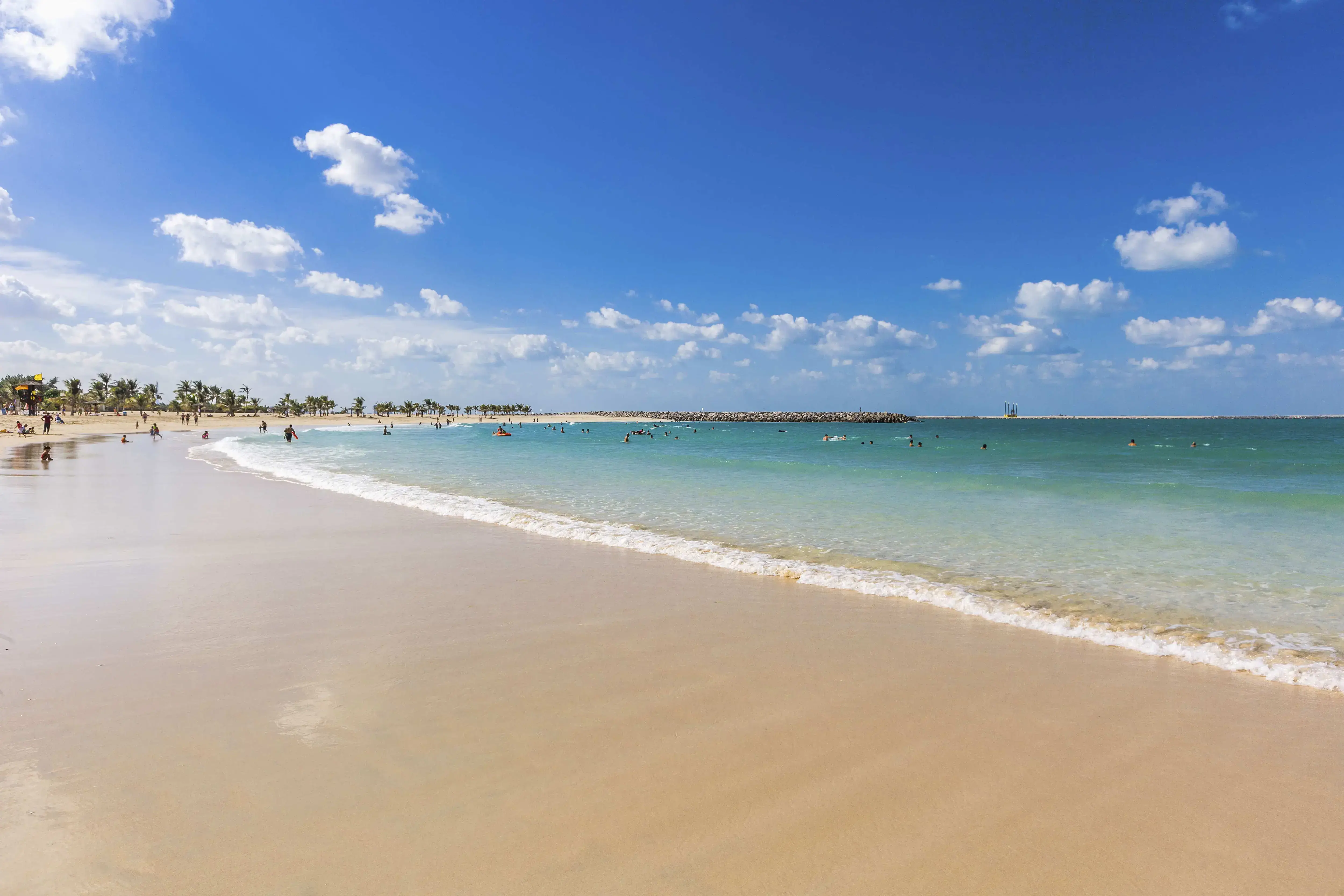 شاطئ الممزر Al Mamzer Beach