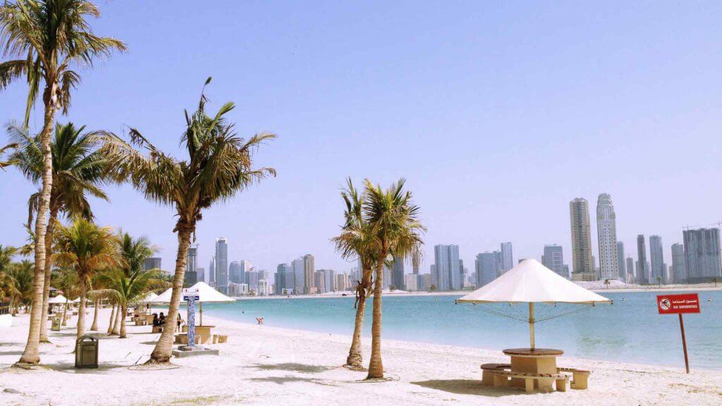 شاطئ الممزر