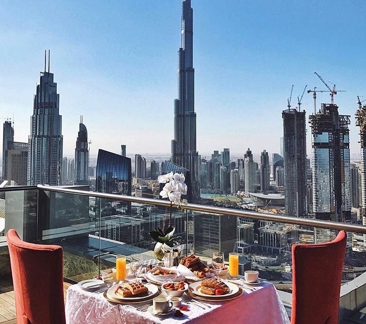 مطاعم حديقة البرج دبي