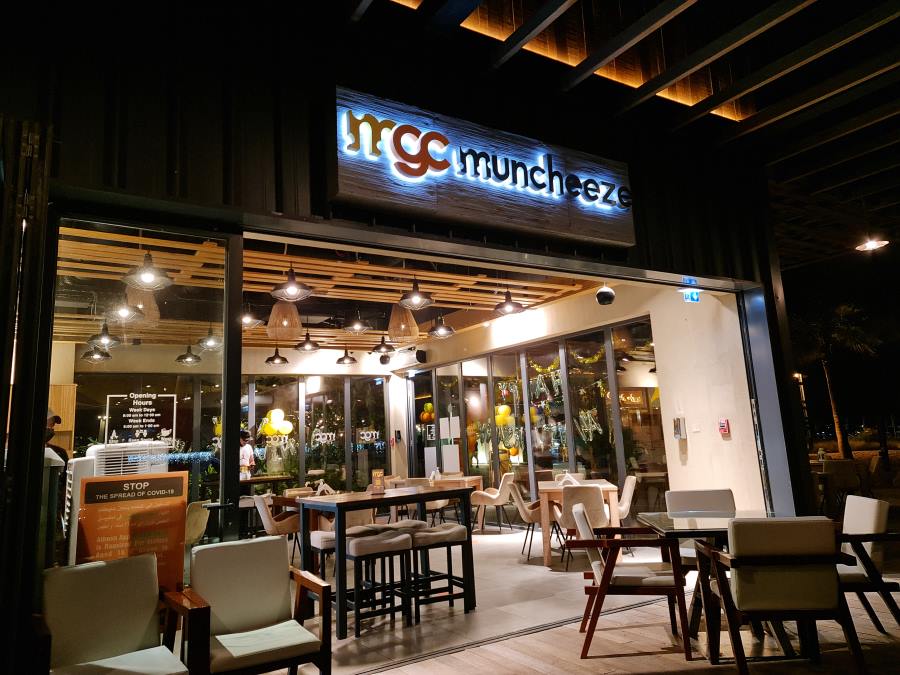 مطعم Muncheeze