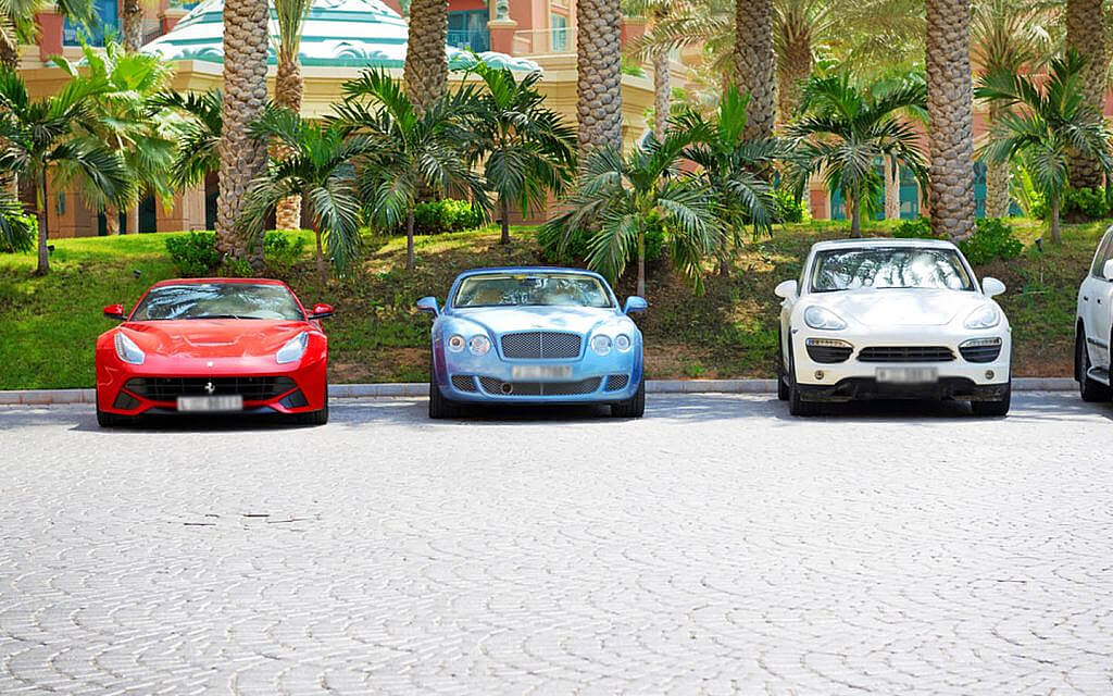 مكتب أفينتادور Aventador 1 Car Rental