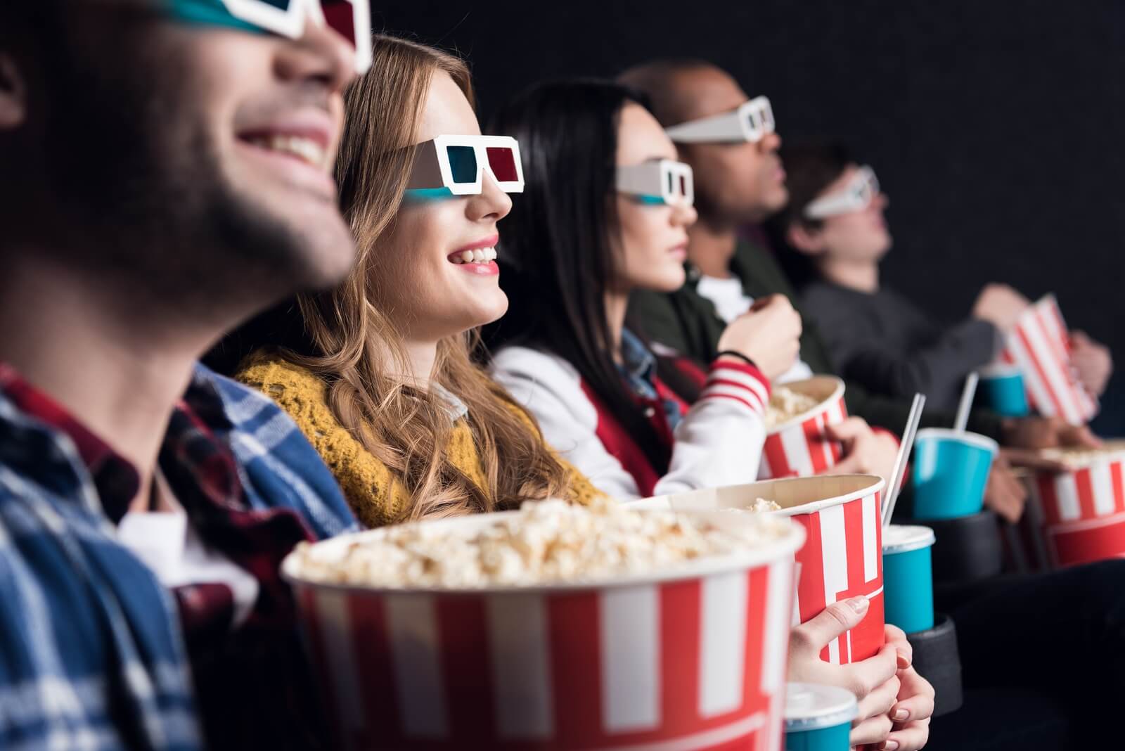 وسائل التواصل مع سينما دبي هيلز