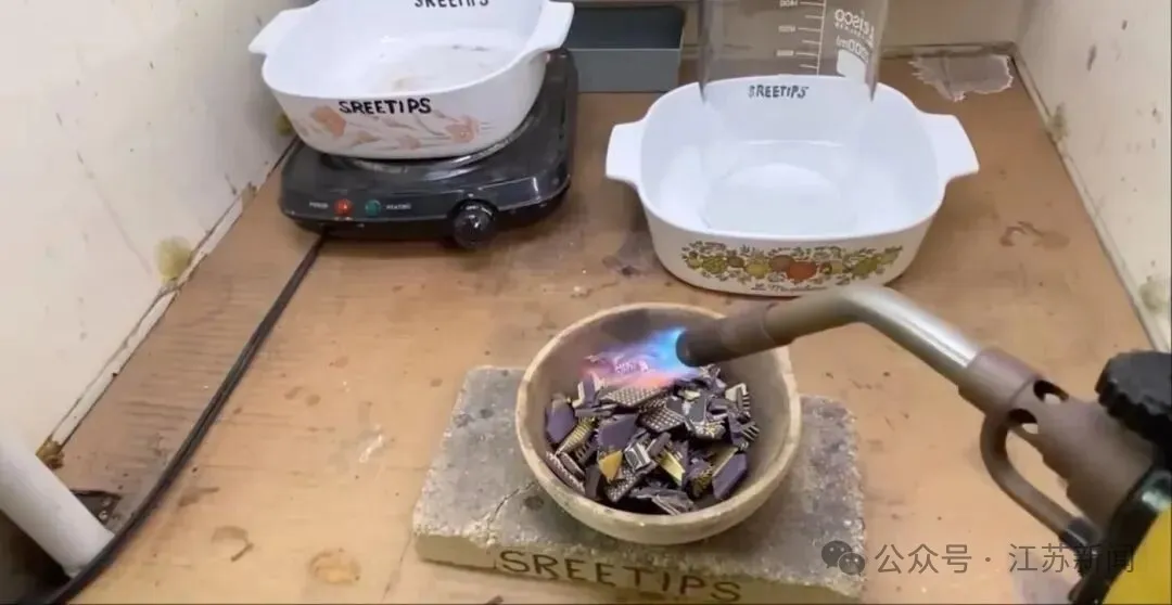 How to extract gold from SIM cards?