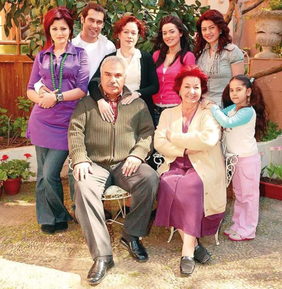 Turkish series Yaprak Dökümü