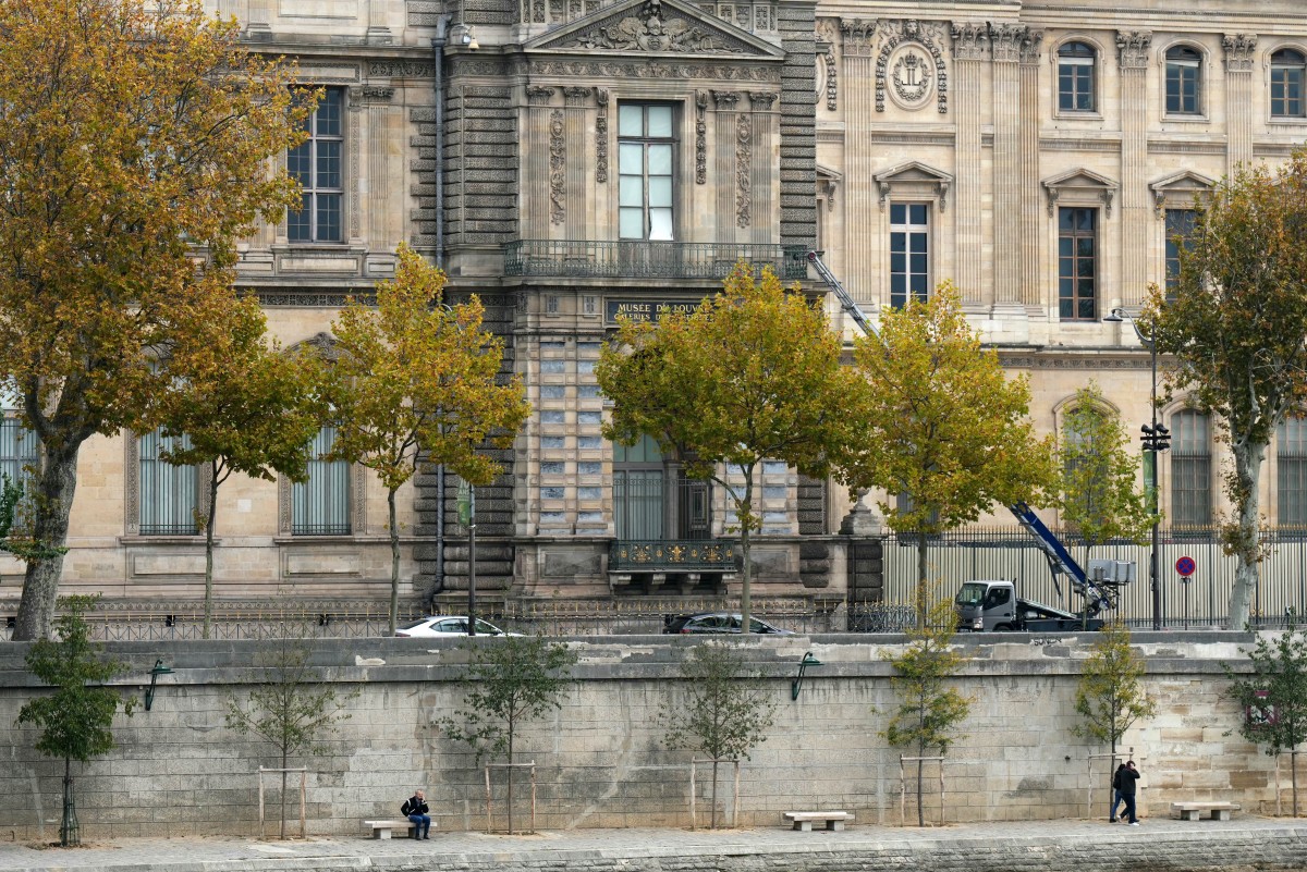 Louvre Museum