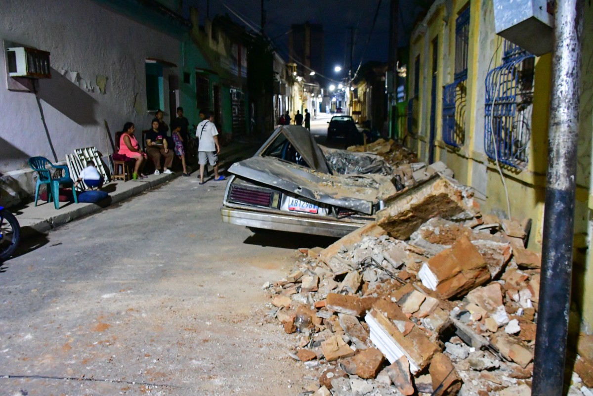 earthquakes hit Venezuela 