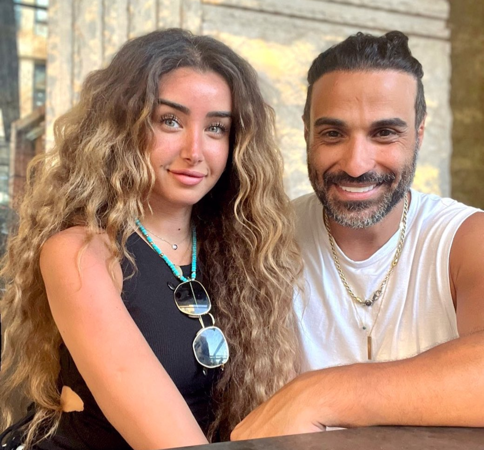 هنا الزاهد