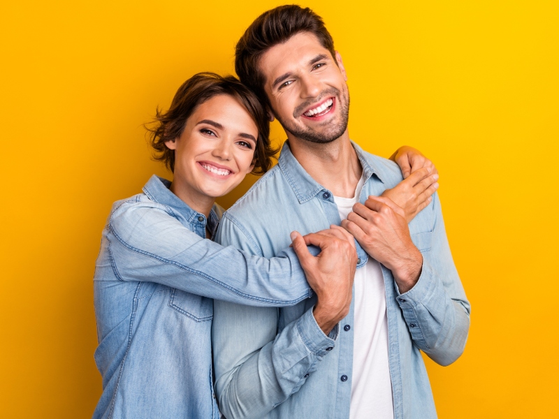 كيف يؤثر الطول على حياتنا الرومانسية والمهنية؟
