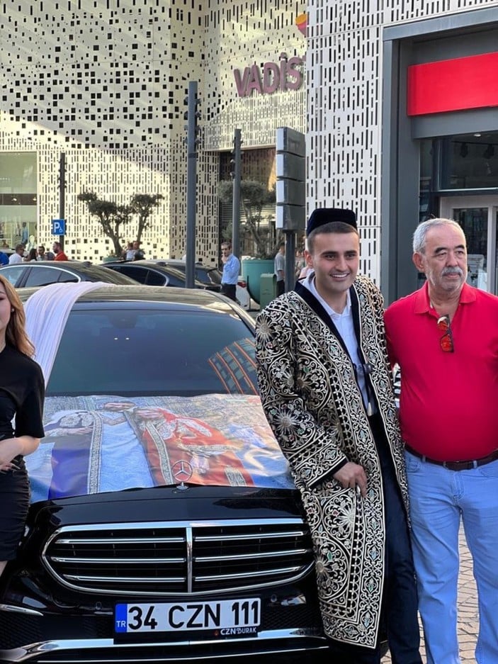 Özbek hayrandan 1 milyon liraya CZN Burak Mercedes E200 otomobil