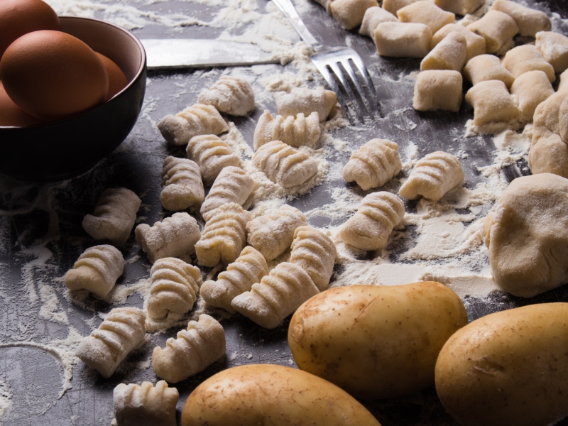 شوربة نيوكي بالدجاج الكريمي 