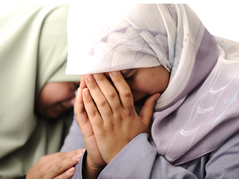ماذا نقول عند مواساة أم فقدت أطفالها في الحرب؟