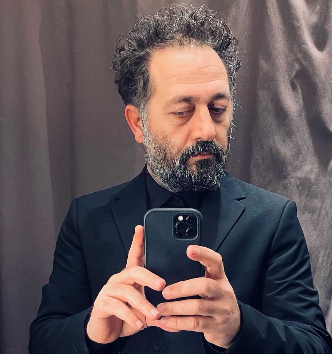 Yalı Çapkını'nın ikinci sezonunda Ferit'in doktoru Profesör Ahmet Güneyer'i Mehmet Bilge Aslan canlandıracak.