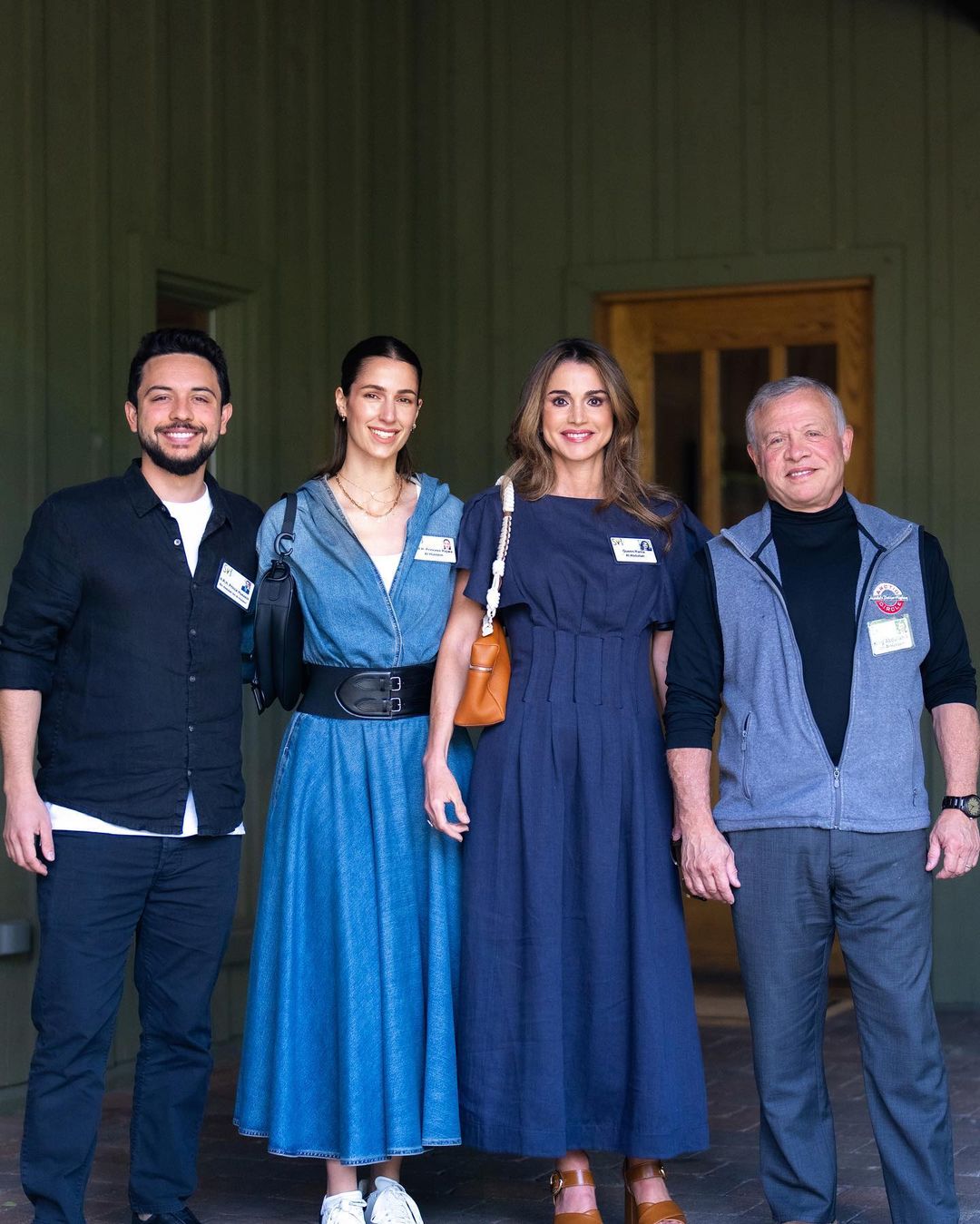 pictures of Queen Rania with Princess Rajwa