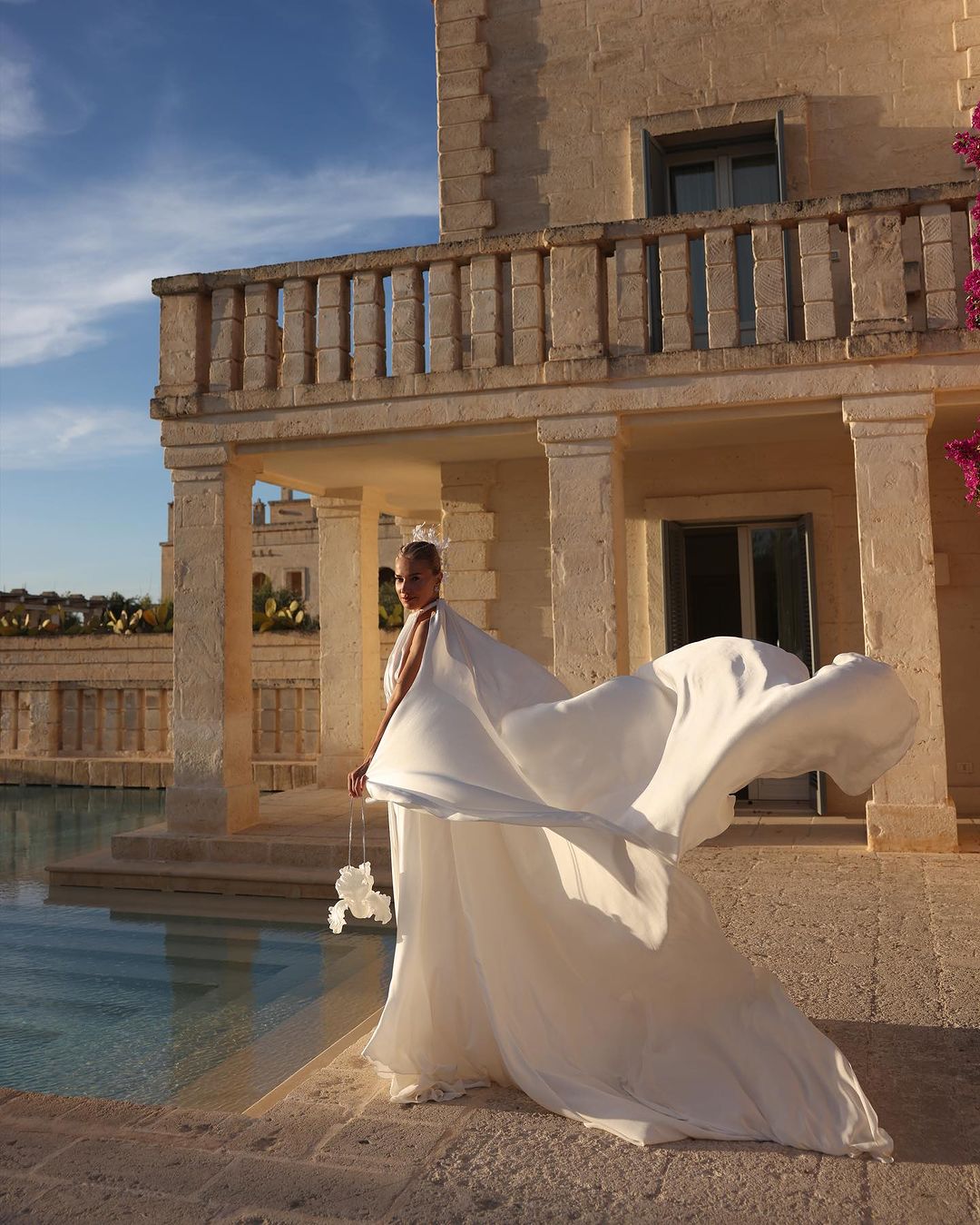 Burcu Esmersoy evlendi düğün elbisesi wedding dress