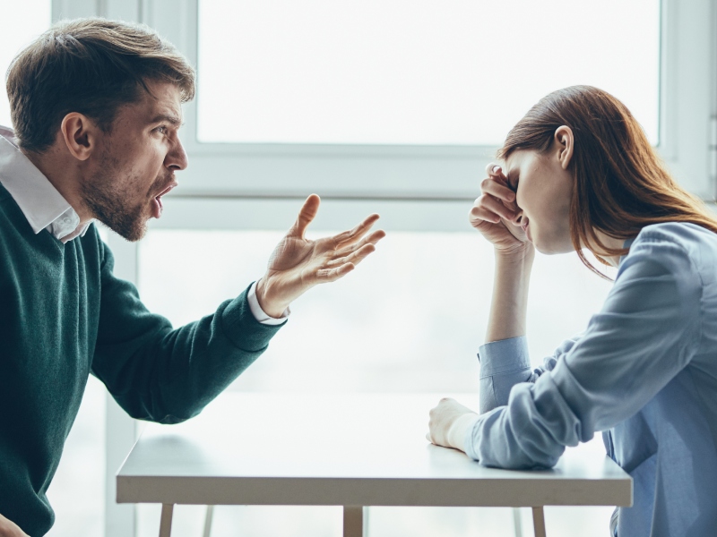 5 مؤشرات لمشاكل الغضب في العلاقة الزوجية