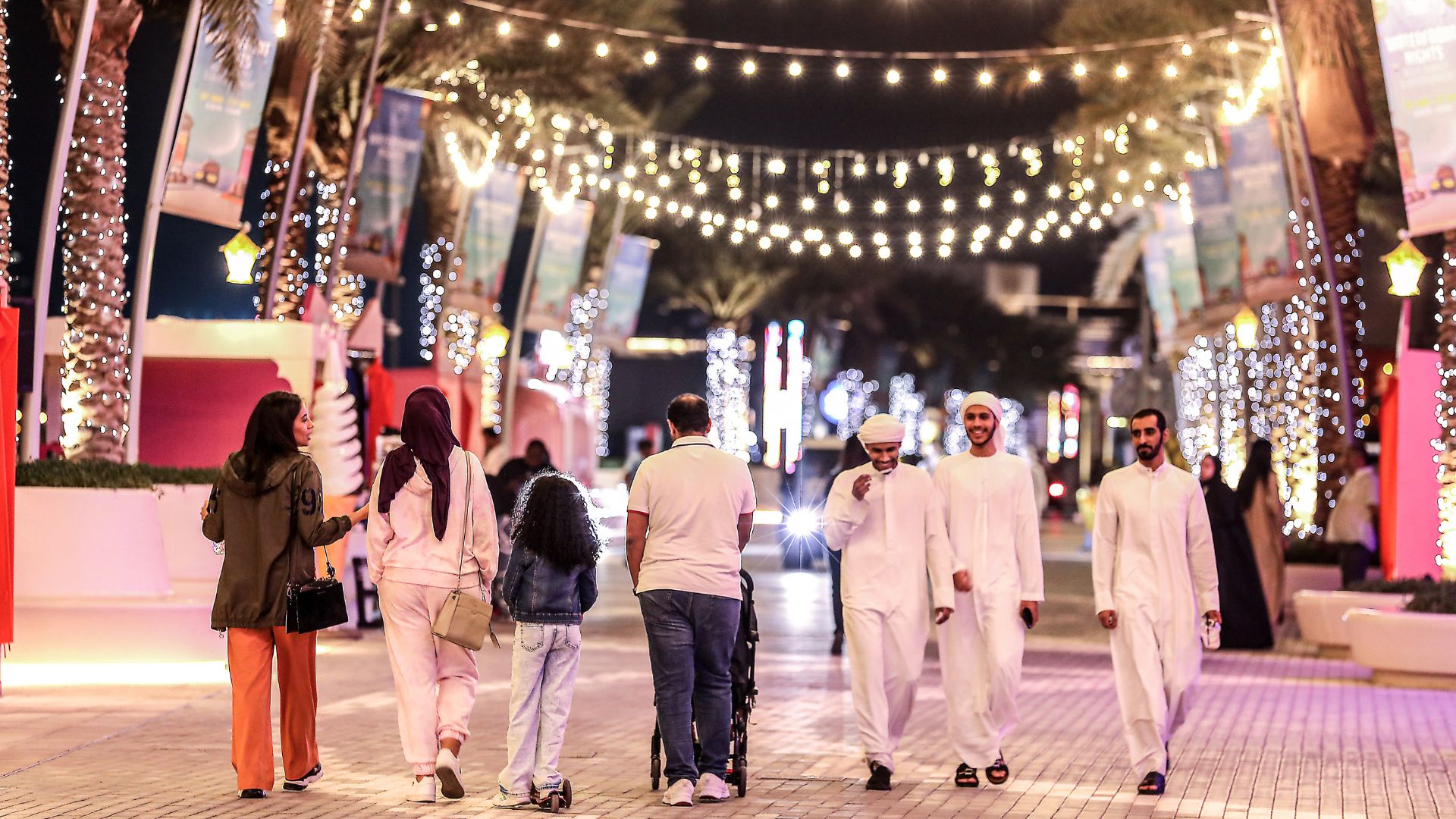عروض مبهرة للألعاب النارية في ياس مارينا وياس باي ووترفرونت بمناسبة عيد الفطر