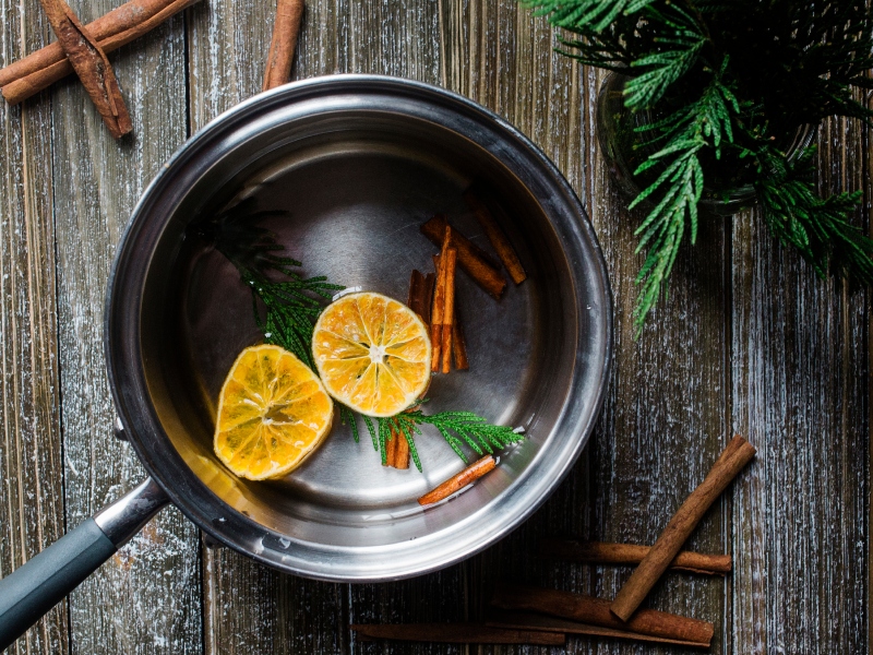 10 طرق لتعزيز رائحة الكريسماس في المنزل