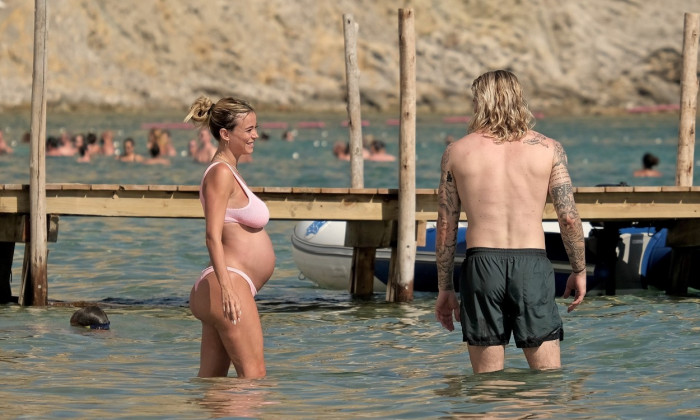 Can Yaman'la Neredeyse Evlendikten Sonra.. Diletta Leotta Kumsalda Az Kaldı Doğum Yapacaktı! (Resimler)