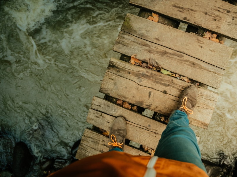 ما تفسير الحلم برؤية جسر زجاجي في المنام؟