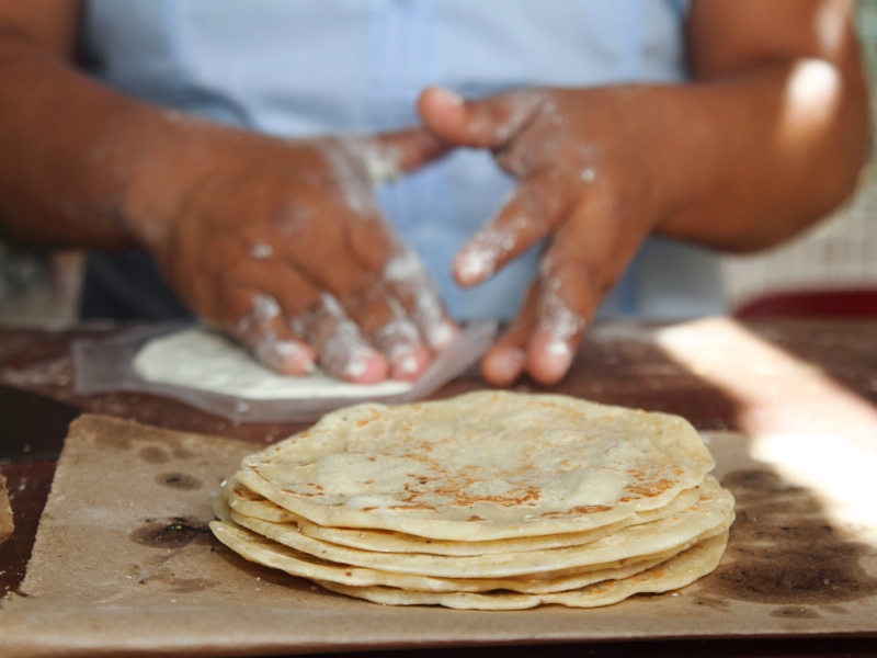 أساسيات تحضير رقائق التورتيلا المكسيكية اللذيذة