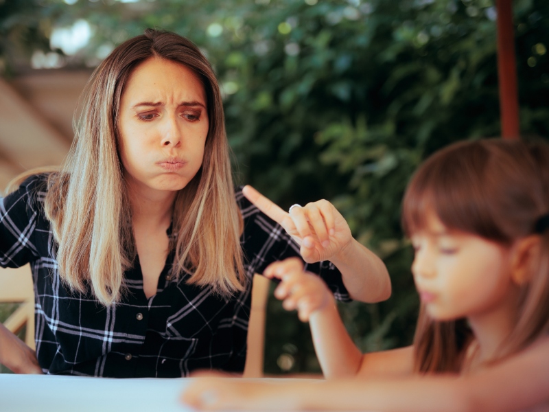 نصائح هامة حول تأديب الأطفال في المطاعم