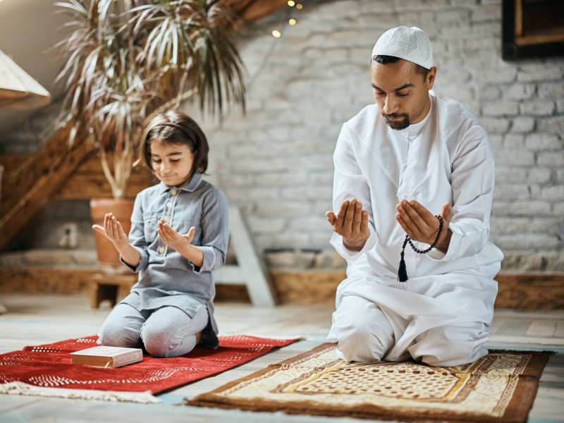 كيف تعودين أطفالك على الصيام في شهر رمضان؟