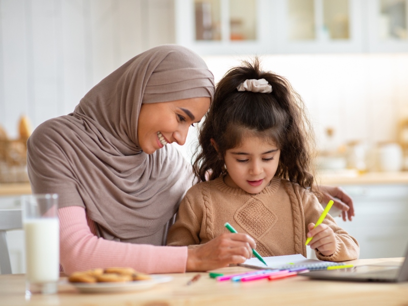 كيف تعودين أطفالك على الصيام في شهر رمضان؟