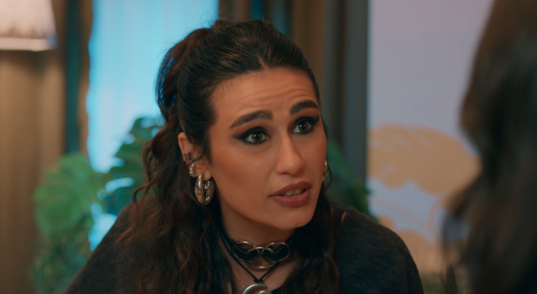 مسلسل حب ع ورق الحلقة 41... لين تتعرض لحادث في وسط الغابة