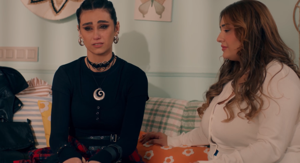 مسلسل حب ع ورق الحلقة 48.. صدمة كبيرة تعيشها لين بعد معرفتها حقيقة وفاة أهلها