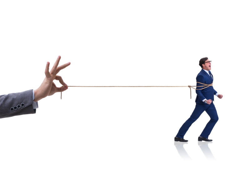كيف توقف زميلك المتلاعب في العمل؟