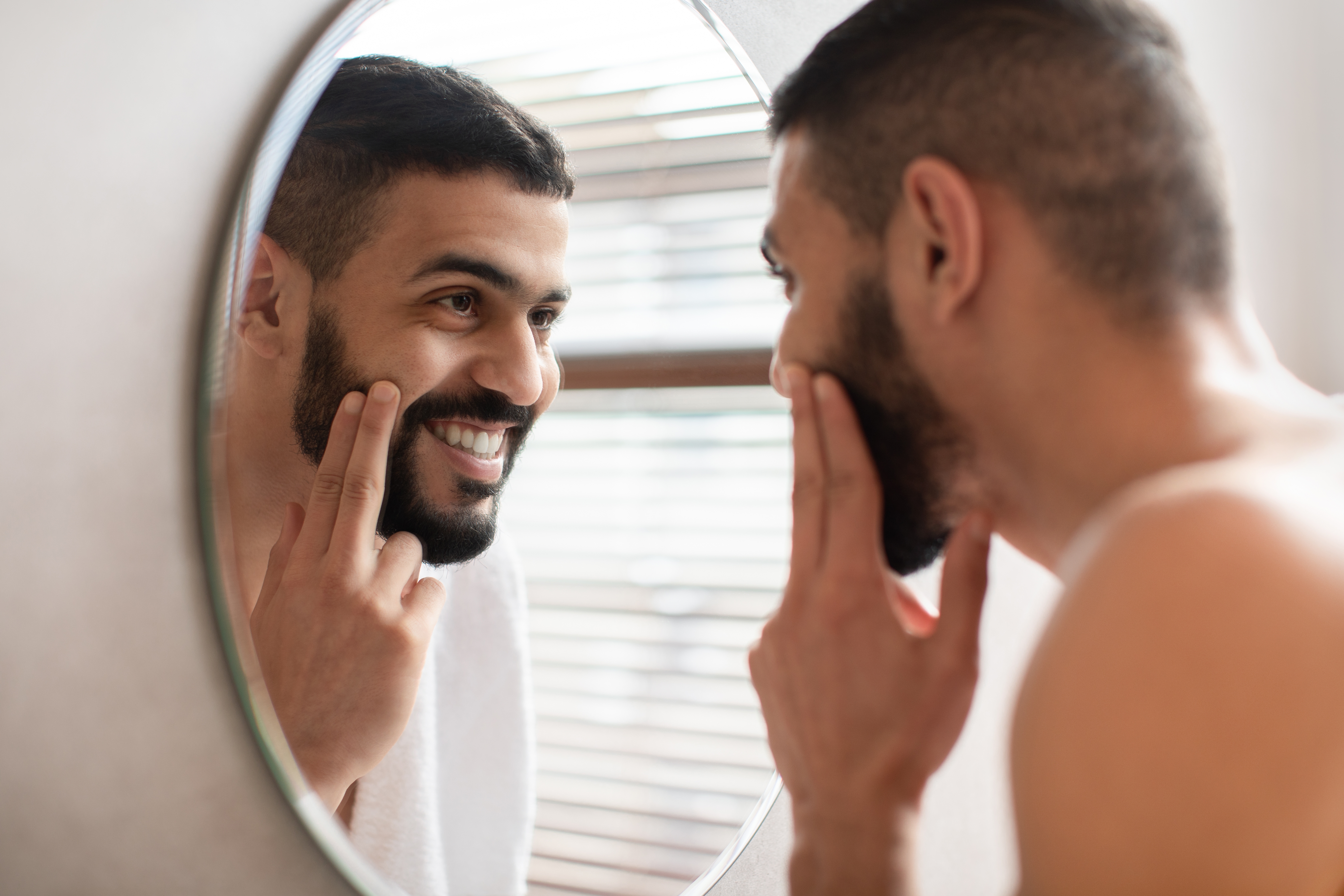 كيف يحافظ الرجل على شبابه؟...نصائح لحماية بشرة الرجل من الشيخوخة