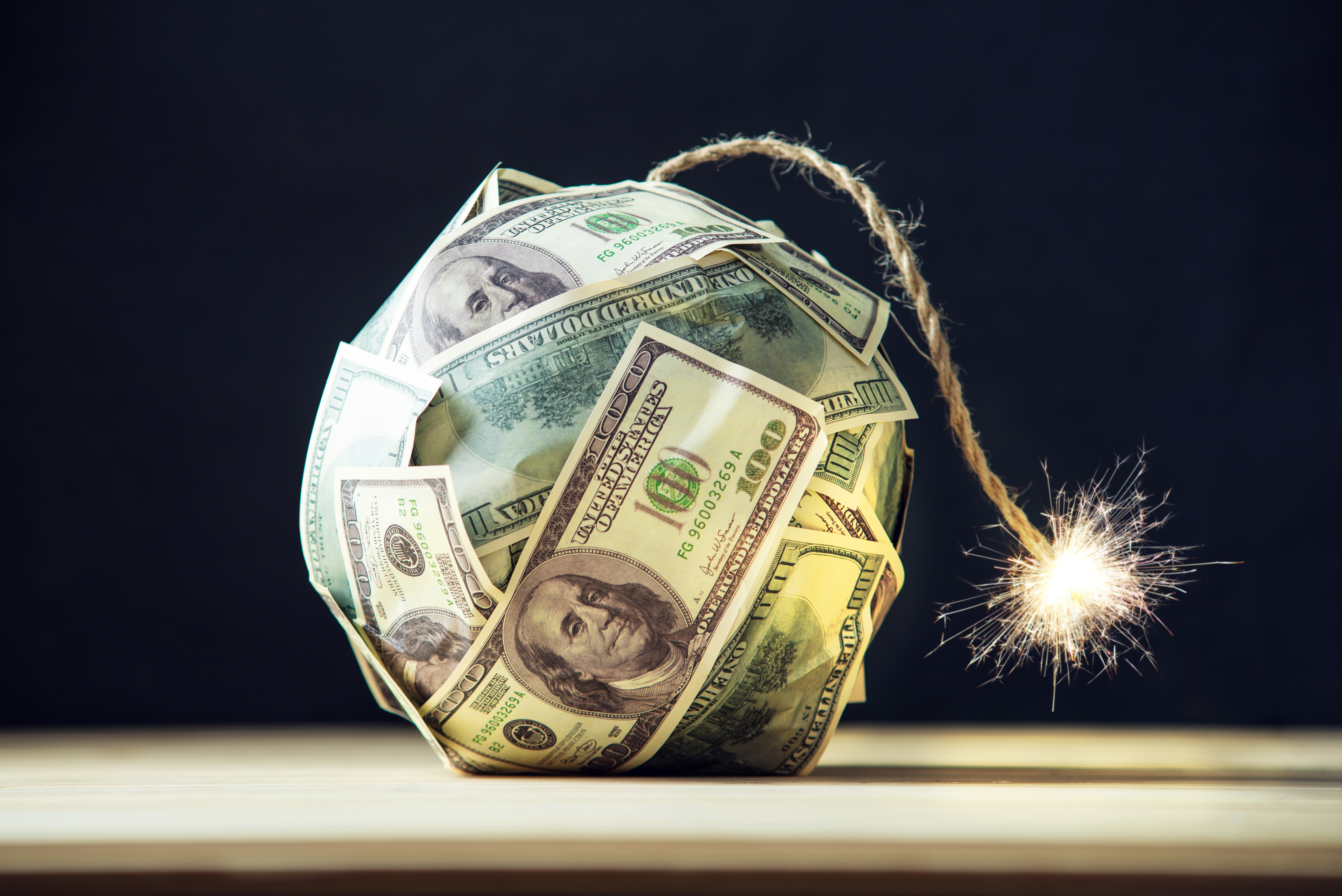 Gold up, dollar down, US debt crisis continues
