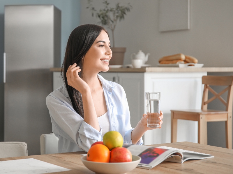 الماء الدافئ أم الماء البارد: أيهما أفضل لخسارة الوزن الزائد؟