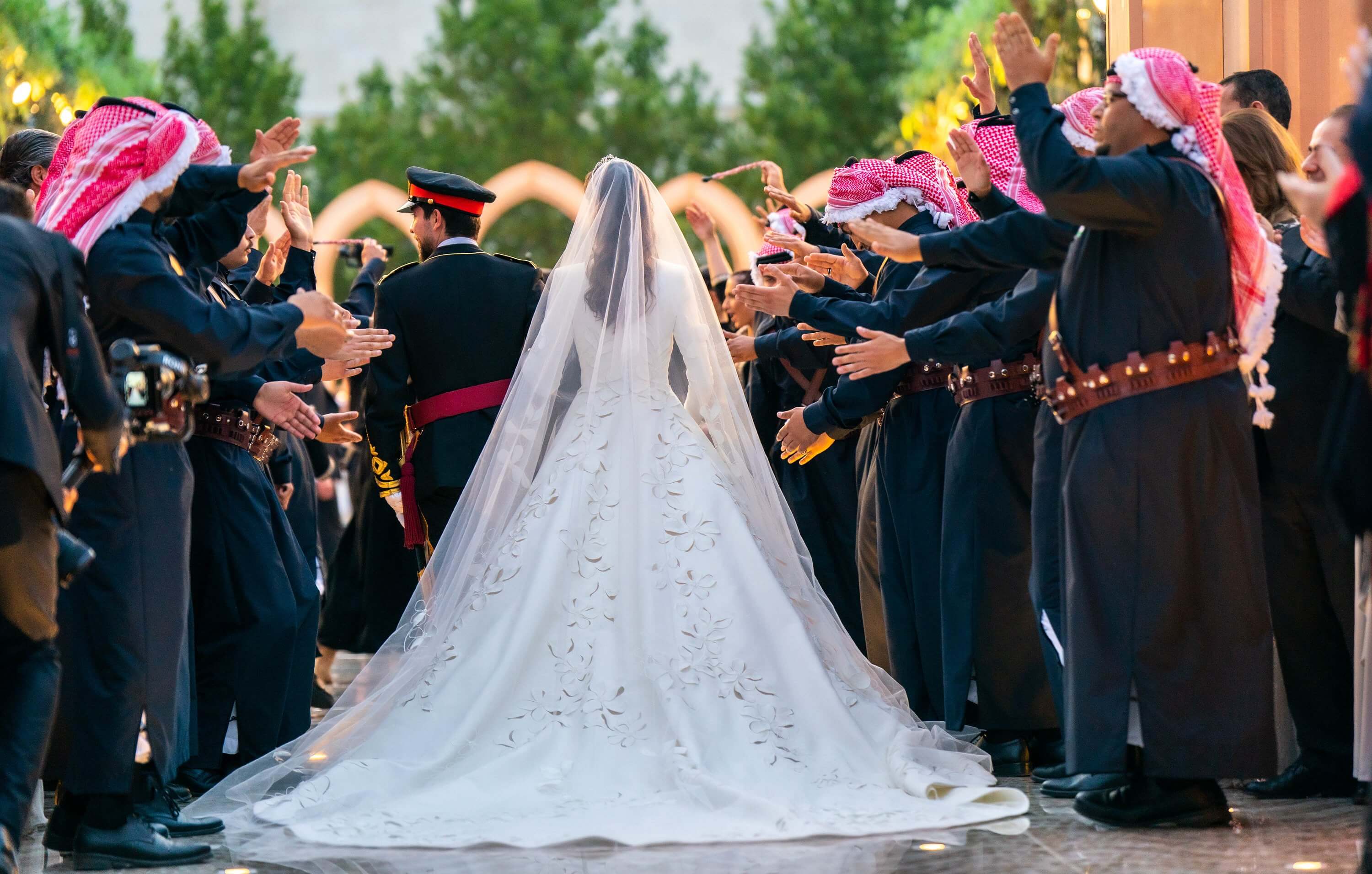 فستان الأميرة رجوة الحسين