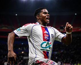 إندريك يخطف الأضواء في فرنسا بهدف صاروخي جديد