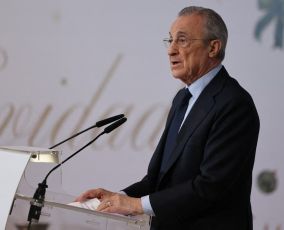 ريال مدريد يفكر في أسطورة برشلونة السابقة لتدريب الفريق