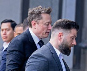 Musk leveraged SpaceX loans to support Tesla, SolarCity