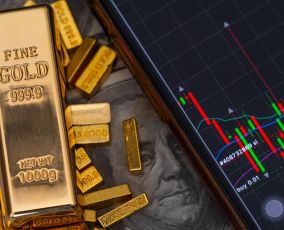 Gold set for weekly decline as US-Iran peace efforts lose momentum