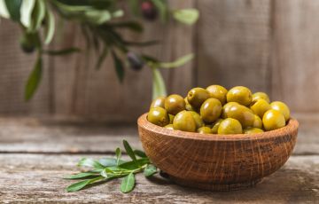 كم حبة زيتون أخضر مسموح بها في اليوم؟