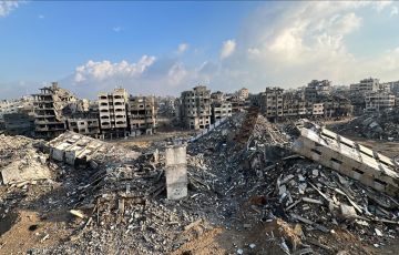 أطنان من الدمار