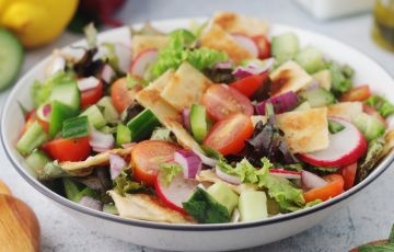 فتوش رمضان… طعم منعش لا يكتمل الشهر المبارك بدونه